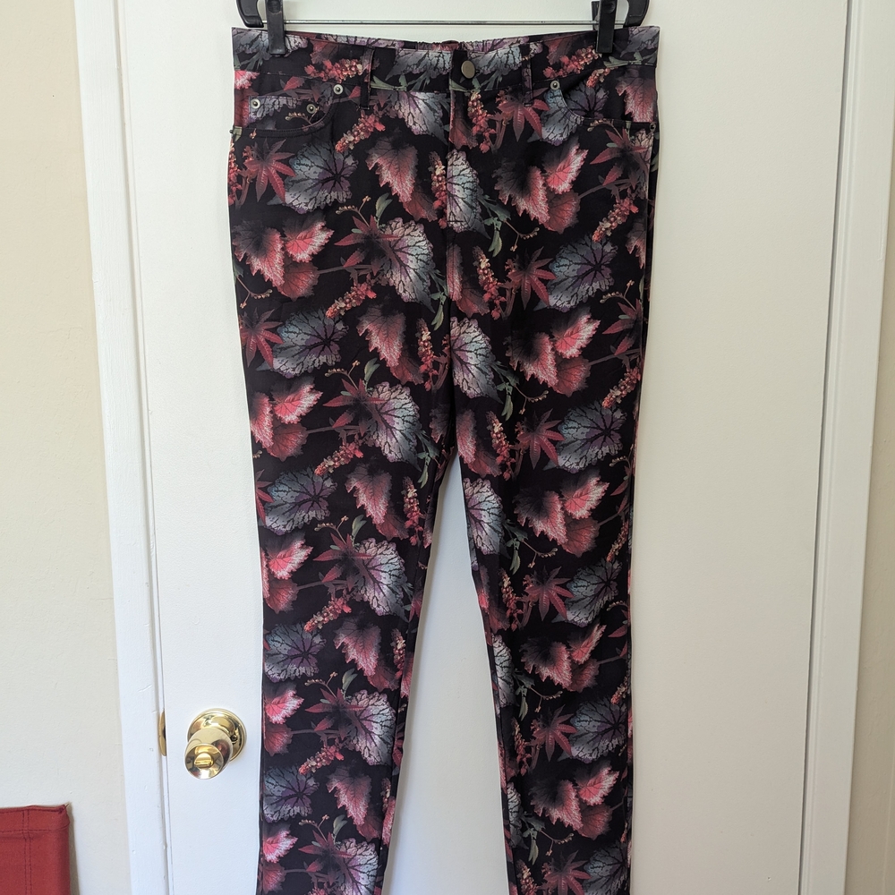 Oiselle Dark Floral Leggings